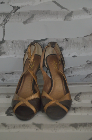BCBG Paris - Brown & Gold Heel - Size 10
